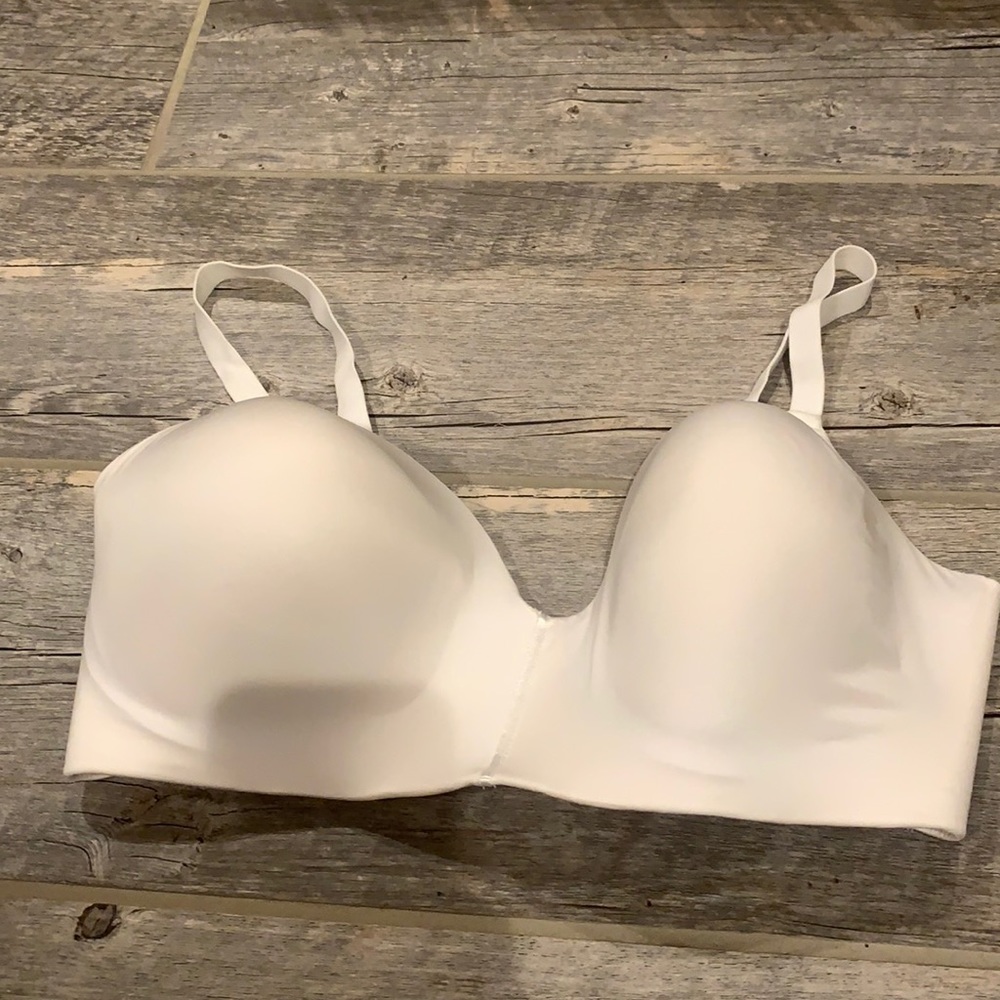 Maidenform Smooth White Strapless Convertible Bra